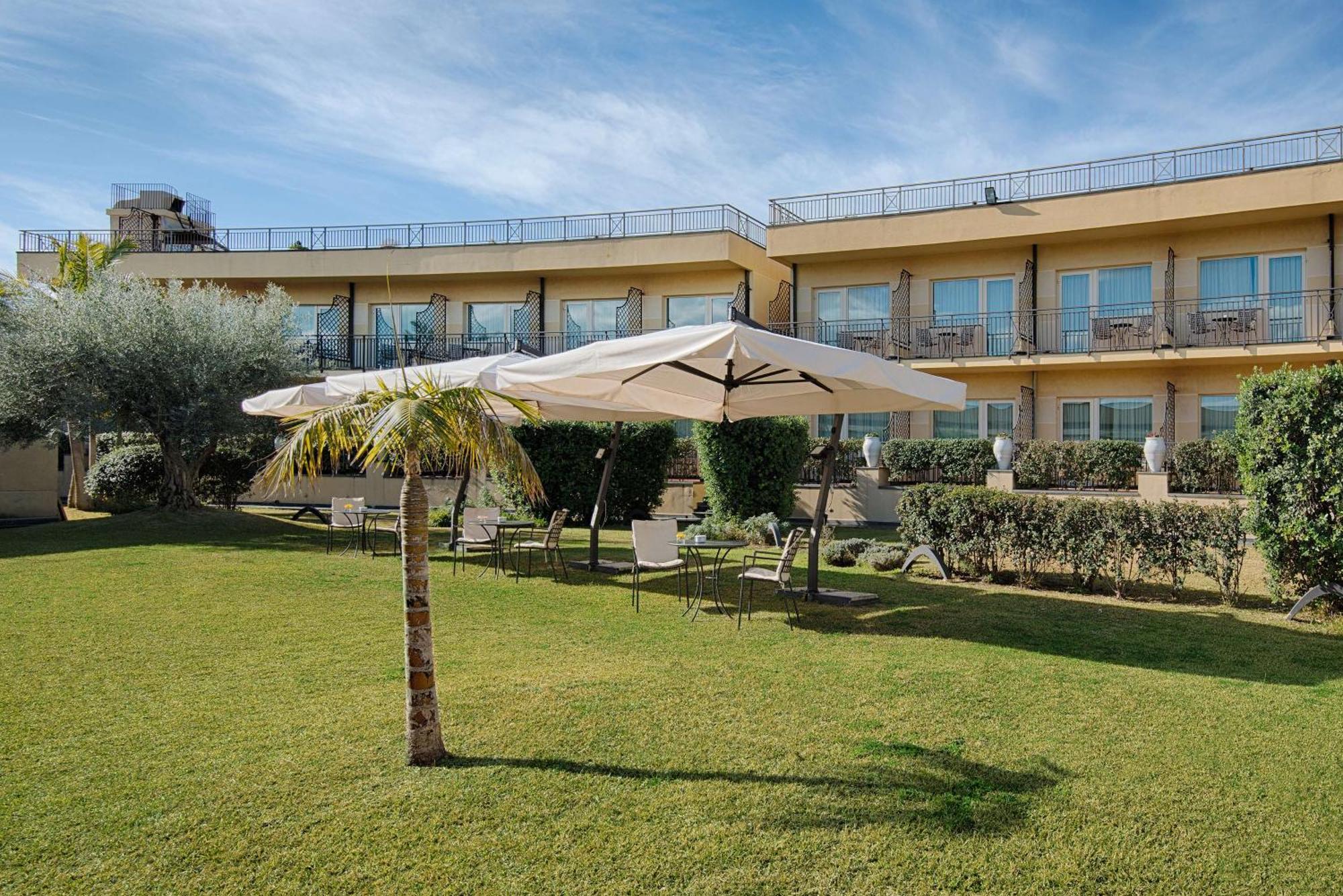 Nh Catania Parco Degli Aragonesi Hotel Exterior photo